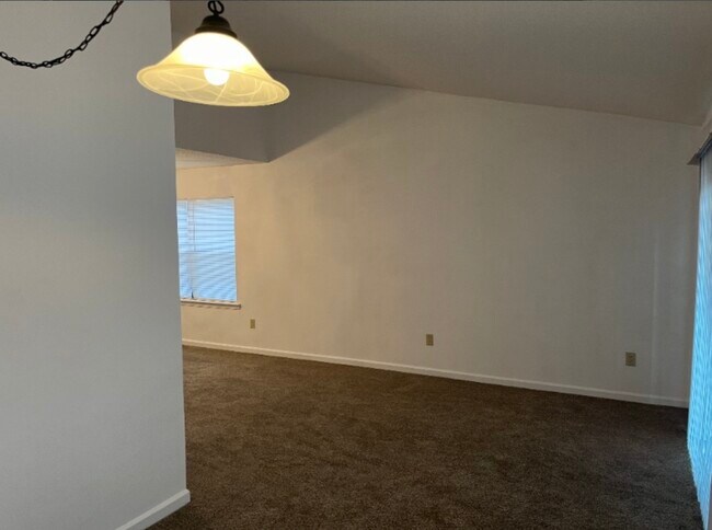 Building Photo - 6530 Laguna Point