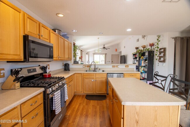 Building Photo - 3913 Pearl Ct