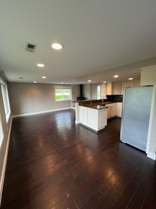 Building Photo - 1302-1304 38th Ave Ct NW