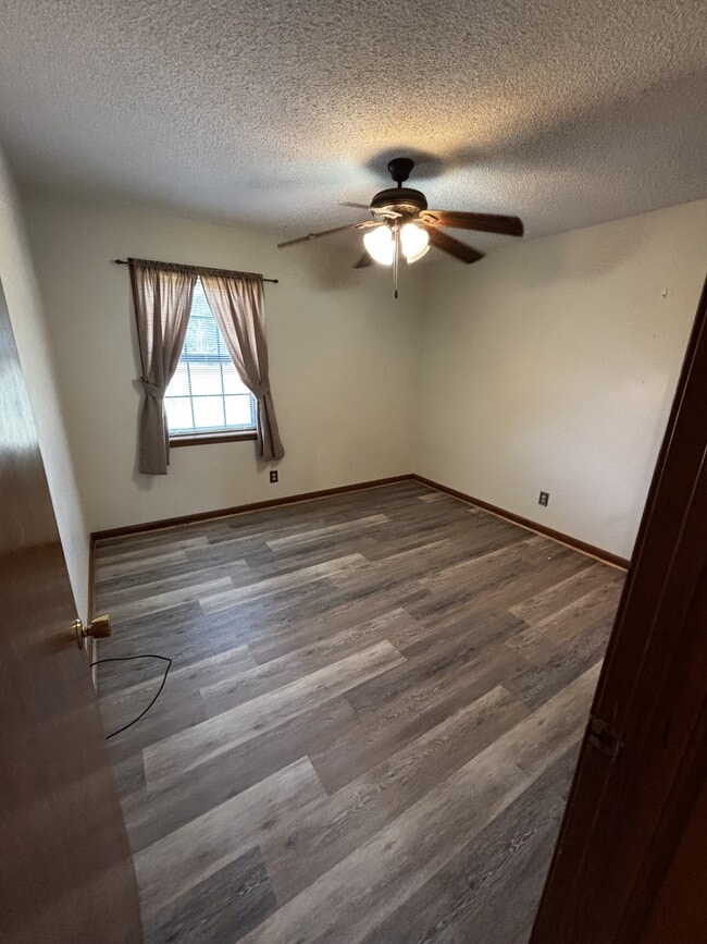 Building Photo - 6 Treva Ln