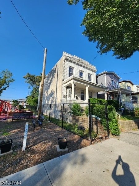 Building Photo - 43 W 26th St
