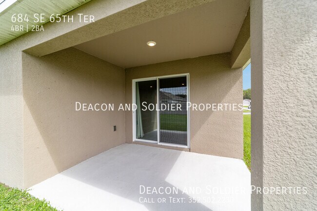 Building Photo - 684 SE 65th Terrace
