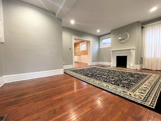 Building Photo - 381 Alden Ave