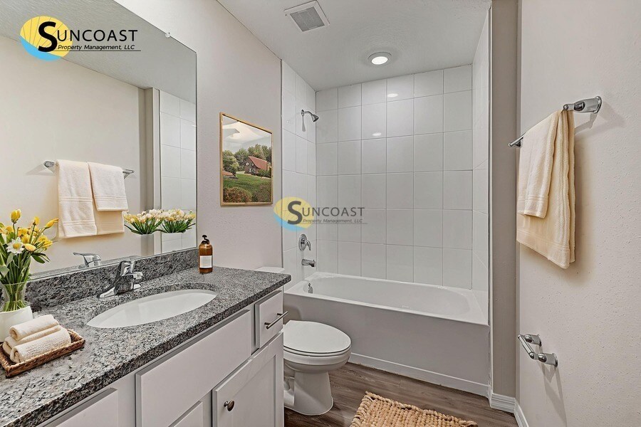 Building Photo - 9572 Hood Rd