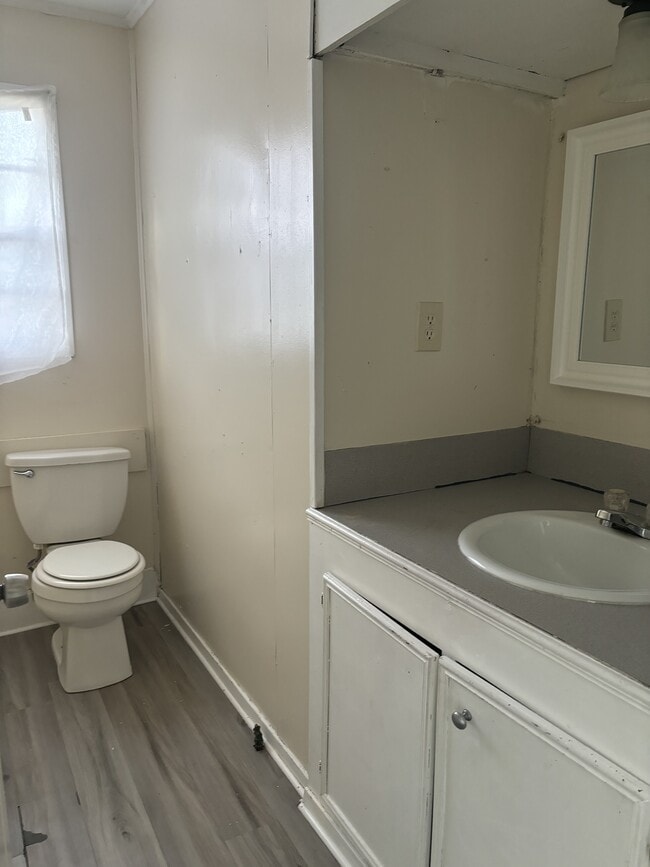 Building Photo - 3503 W Congress St