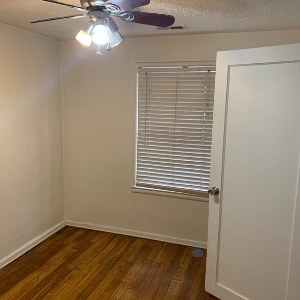 Building Photo - 1998 E 3900 S