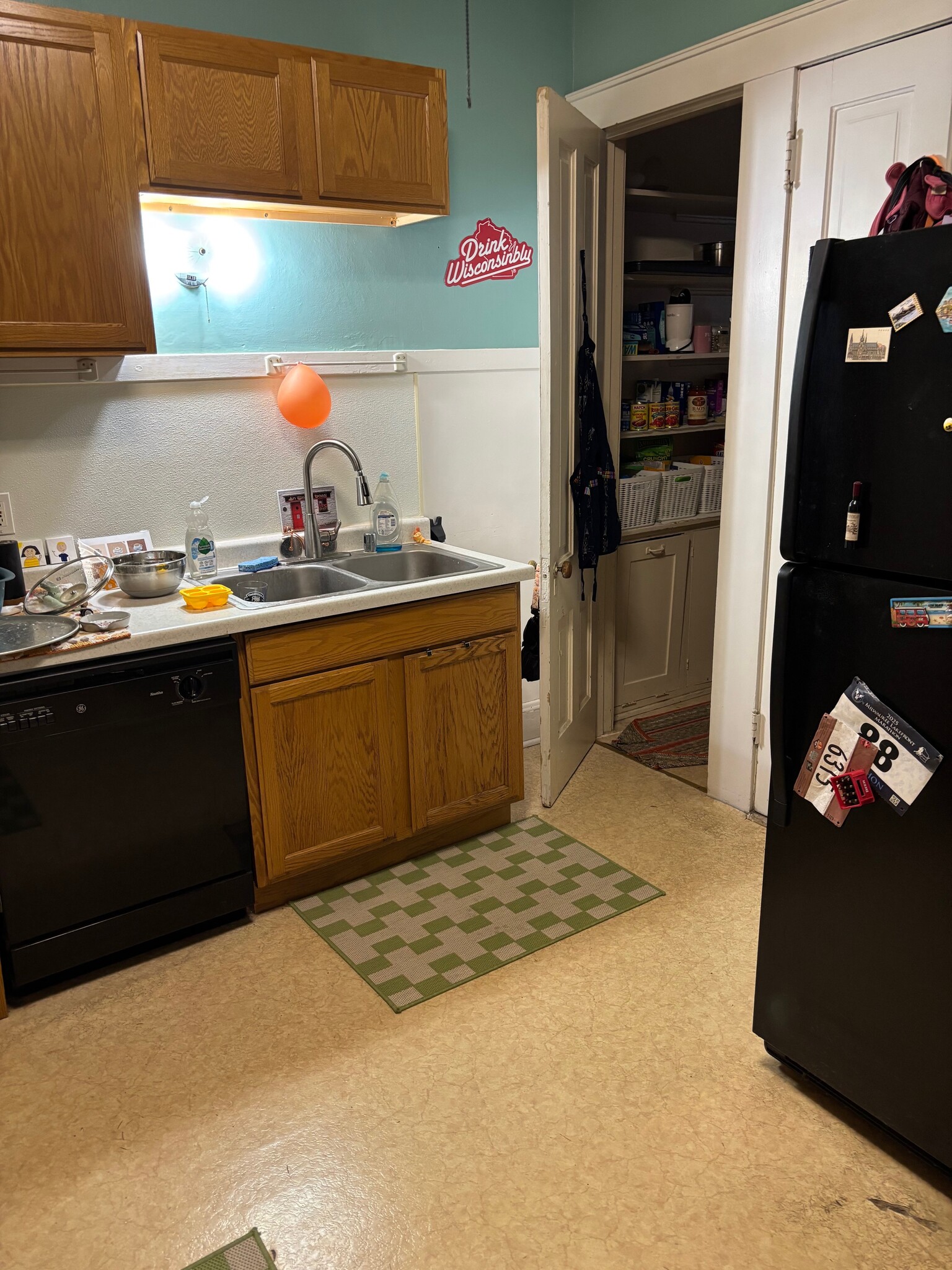 Building Photo - 1672 N Van Buren St