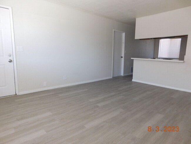 Building Photo - 135 S Norma St