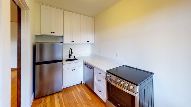 Interior Photo - Viceroy Apartments