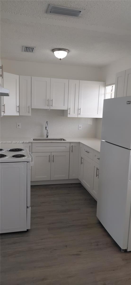 Building Photo - 5441 W 24th Ave