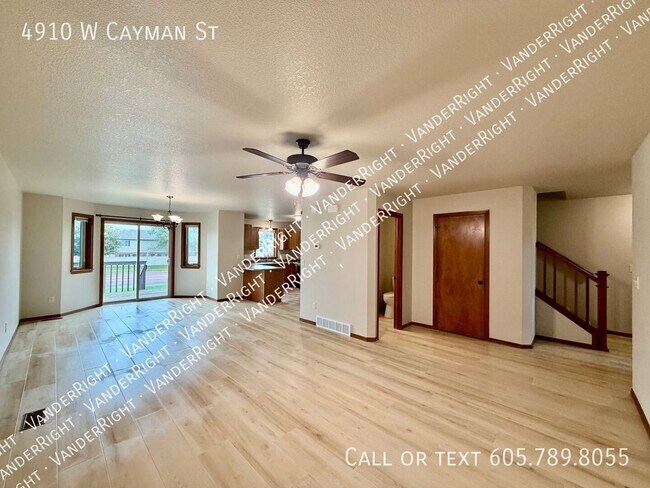 Building Photo - 4910 W Cayman St