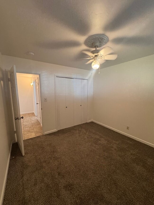 Building Photo - Spacious 3 Bedroom Fresno Home