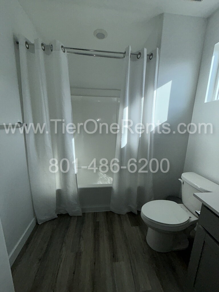 Building Photo - NO DEPOSIT option available for qualified renters!