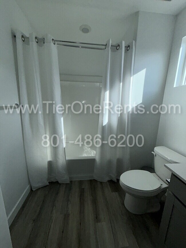 Building Photo - NO DEPOSIT option available for qualified renters!