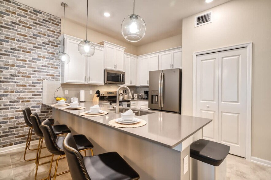 Building Photo - 893 Ocean Course Ave