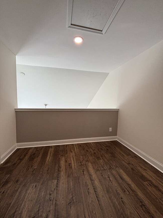 Building Photo - 608 Ravensridge Ln