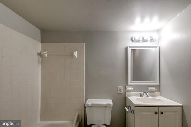 Building Photo - 2334 Sun Valley Cir