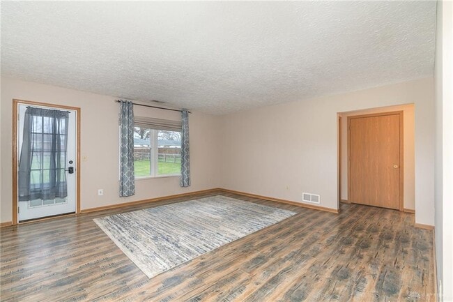 Building Photo - 6044 Sean Cir