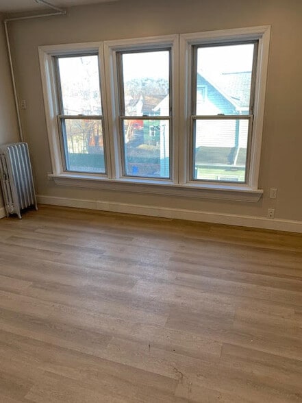 Building Photo - 1035 Hepburn St