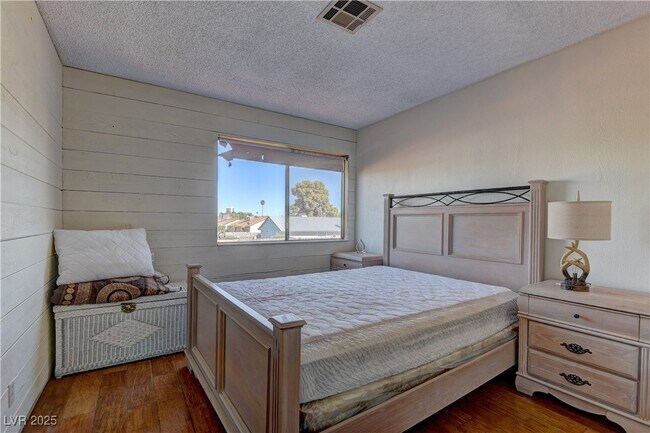 Building Photo - 3751 El Camino Rd