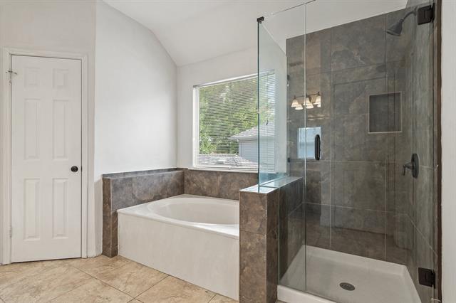 Building Photo - 5300 La Viva Ln