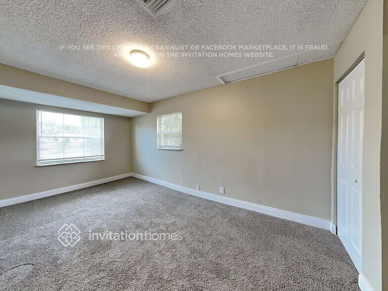 Building Photo - 3675 Gull Rd