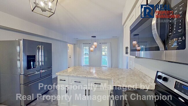 Building Photo - Beautifully Updated Home Featuring Fenced ...