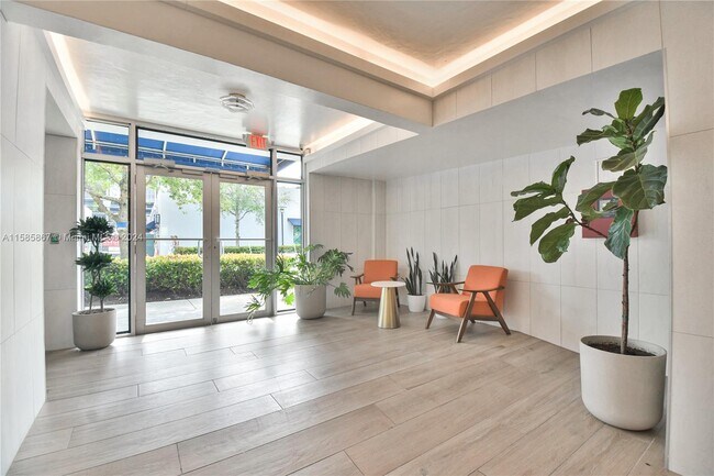 Building Photo - 1331 Lincoln Rd