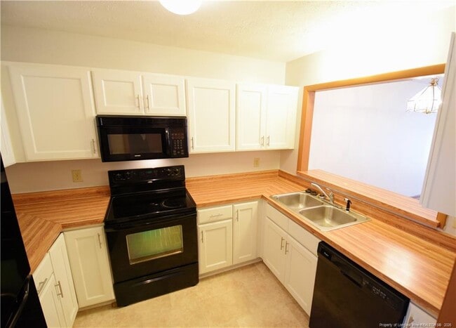 Building Photo - 1276 N Forest Dr