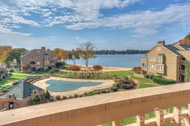 Building Photo - 639 Portside Dr