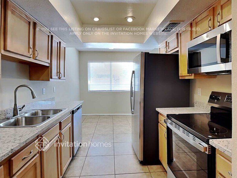 Building Photo - 2649 E Javelina Cir