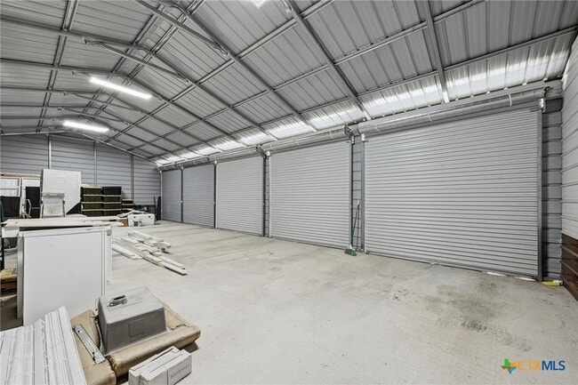 Building Photo - 401 Co Rd 368