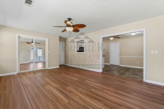 Building Photo - 520 Asa Dr