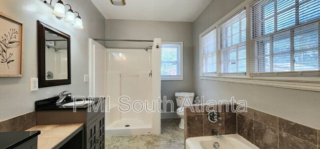 Building Photo - 3411 N Fulton Ave