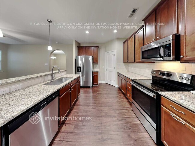 Building Photo - 6473 Hove Rd