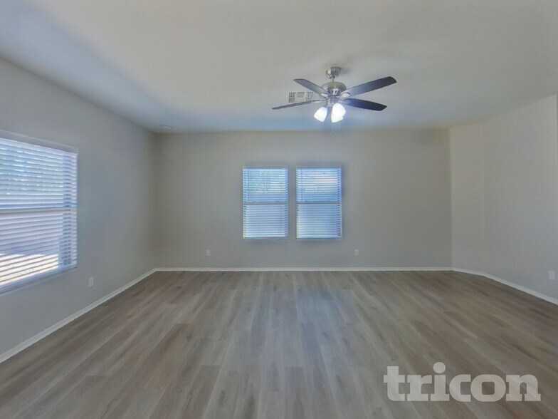 Building Photo - 40086 W Bonneau St