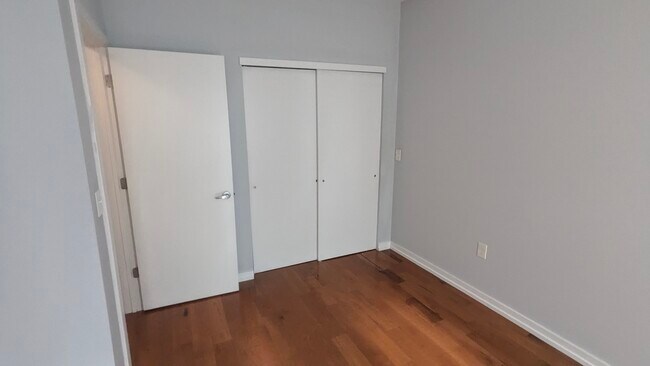 Building Photo - 411 N 41st St