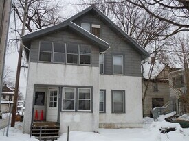 Building Photo - 925 22nd Ave SE