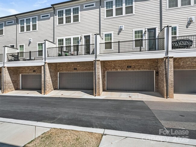 Building Photo - 5044 Harrowsmith Ln