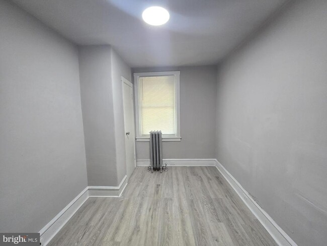 Building Photo - 2642 S 67th St