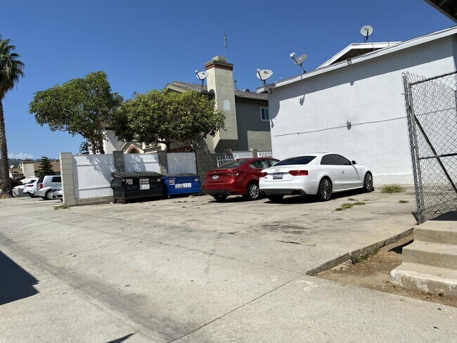 Building Photo - 584 Bonita St