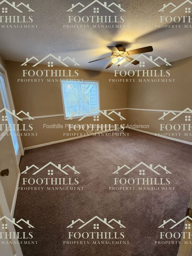 Building Photo - 1011 Northlake Dr