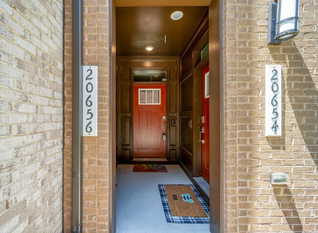 Building Photo - Modern Kincora Townhome-Style Condo | 3 Bedrooms | EV Charging | Backing to 165 Acres of Conserva...