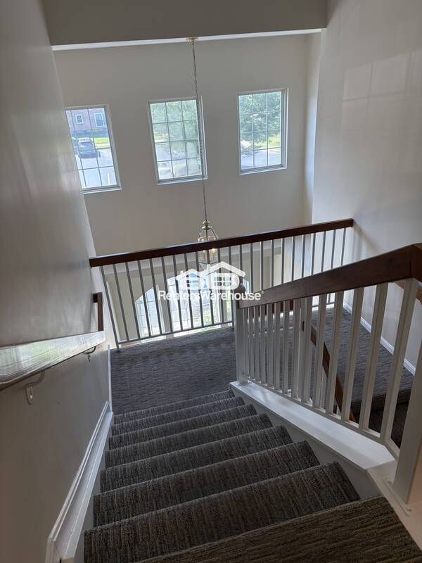 Building Photo - 1310 Sheridan Pl
