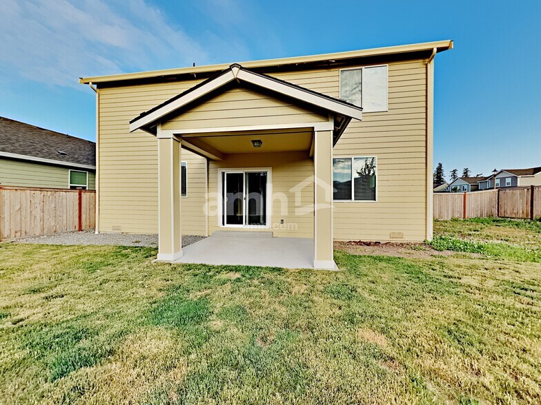 Building Photo - 259 Jasmine Ln N