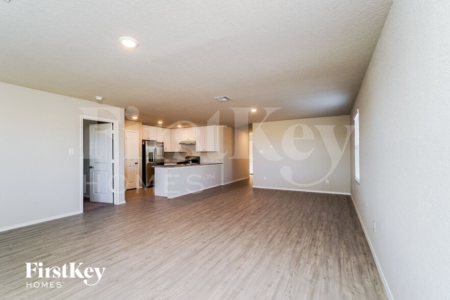 Building Photo - 5330 Trellised Ln