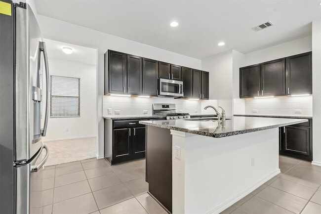 Building Photo - 533 Sweetwood Ln