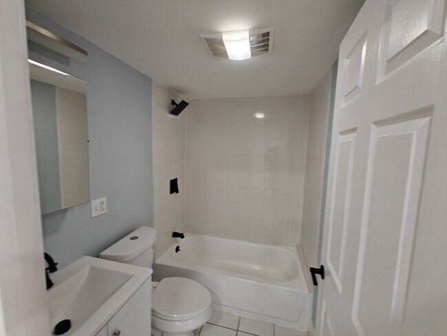 Building Photo - 102 Mt Pleasant Ave