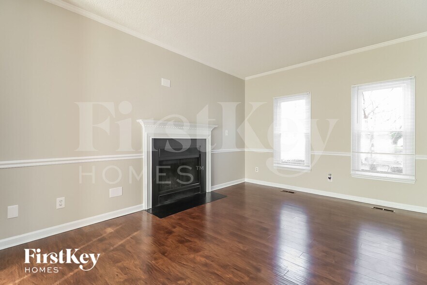 Building Photo - 104 Longneedle Ct