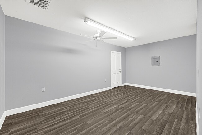 Building Photo - 26214 Cypresswood Dr